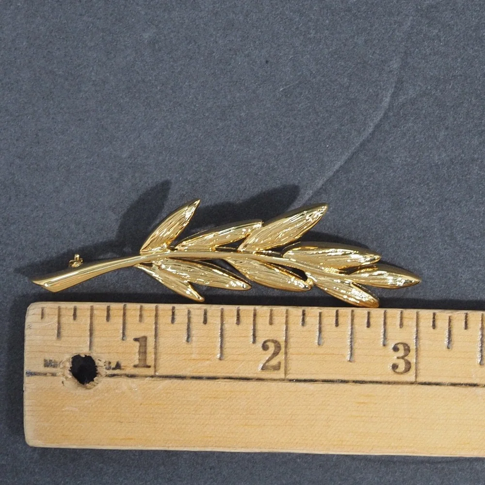 VTG Napier Brooch Gold Tone Leaf Branch Wheat Pin Botanical Gift Box Cinch Clip